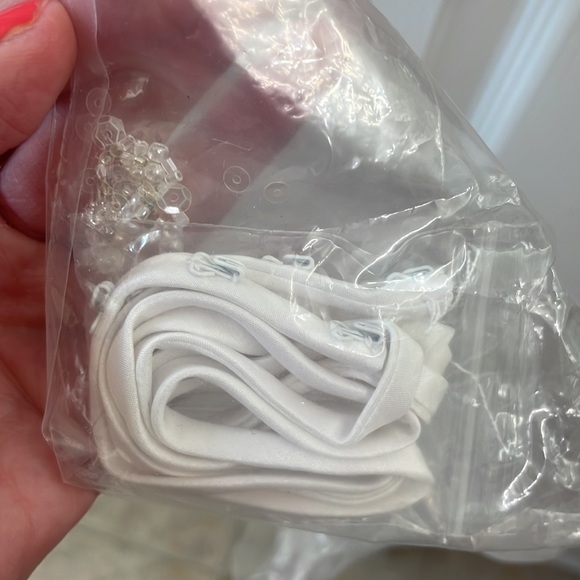 Wedding dress used with extra material, beading and detachable straps - Picture 12 of 12